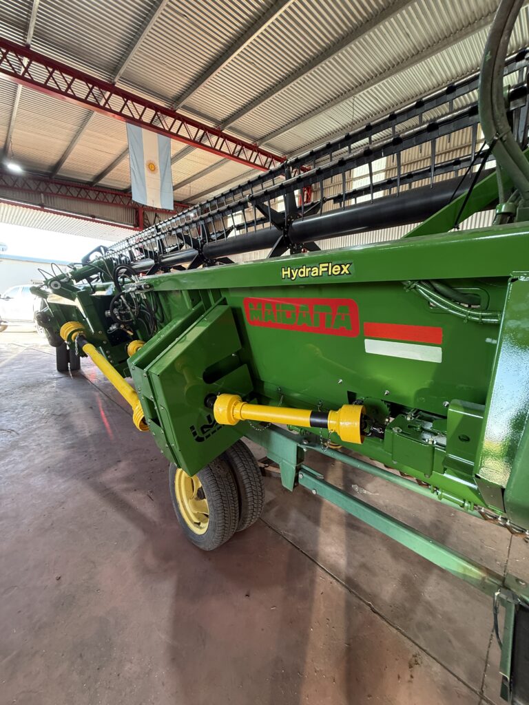 Detalle trasero de plataforma John Deere HydraFlex reformada por Industrias Maidana
