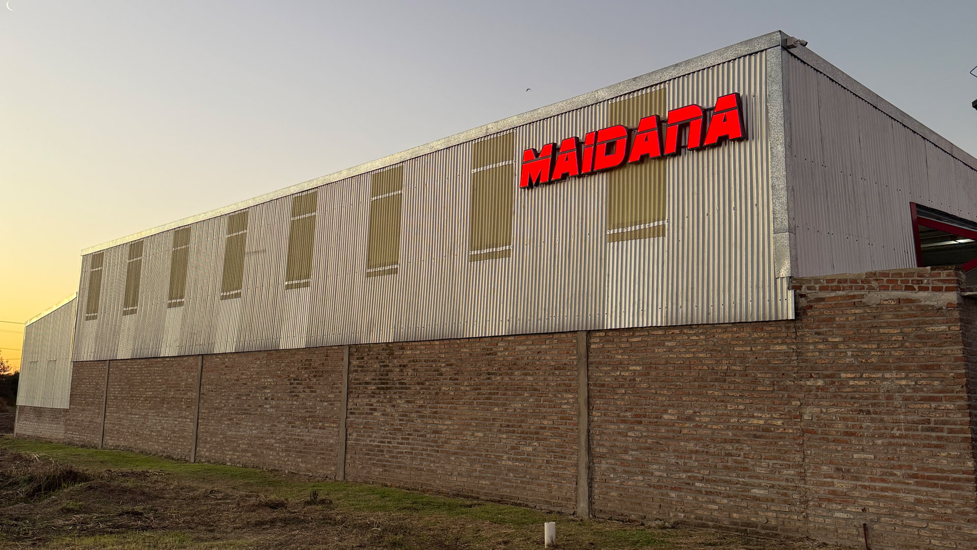 Fachada de la fábrica de Industrias Maidana en Ferré, provincia de Buenos Aires
